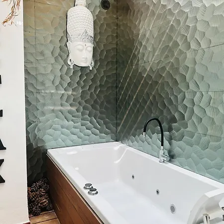 Pambnb - Chic Beachside