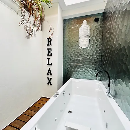 Pambnb - Chic Beachside